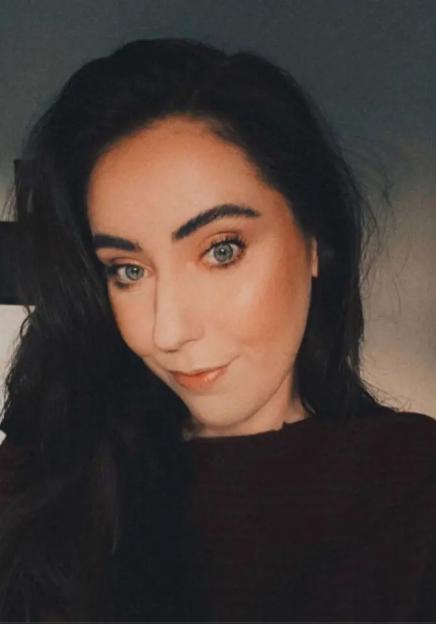 Portrait of Sarah Barnett.