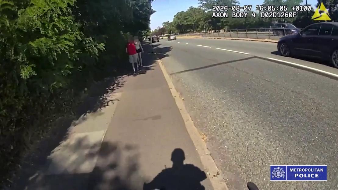 'Hero' lends policeman bike to chase down and arrest thief