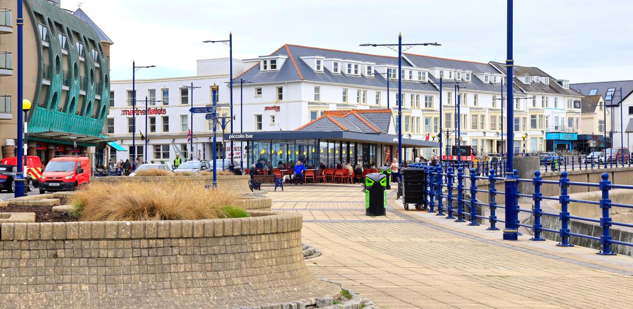 Charming Coastal Town Hosts UK’s Largest Holiday Park and Welcomes Two Hollywood A-Listers!