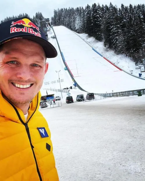 Ski jump legend¿s helicopter STOLEN in daring night raid