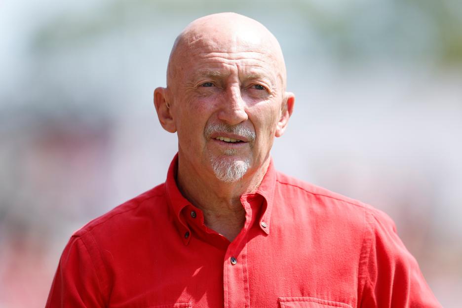 'Ian Holloway's Epic Rant: 'Absolute Tinpot Garbage' and Calling Out His Squad as 'Imposters' After Defeat!'