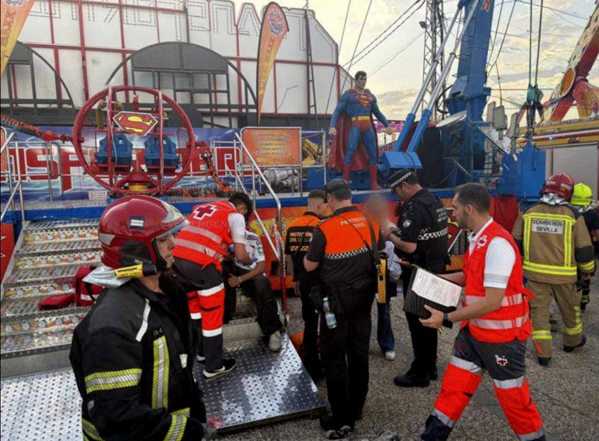 **FULL COPY BY NATALIA PENZA natypenza@gmail.com**.-TEL: +34 659 567 821** .THIS is the horror moment a cable snaps on a fairground ride and thrill-seekers come smashing towards the ground.