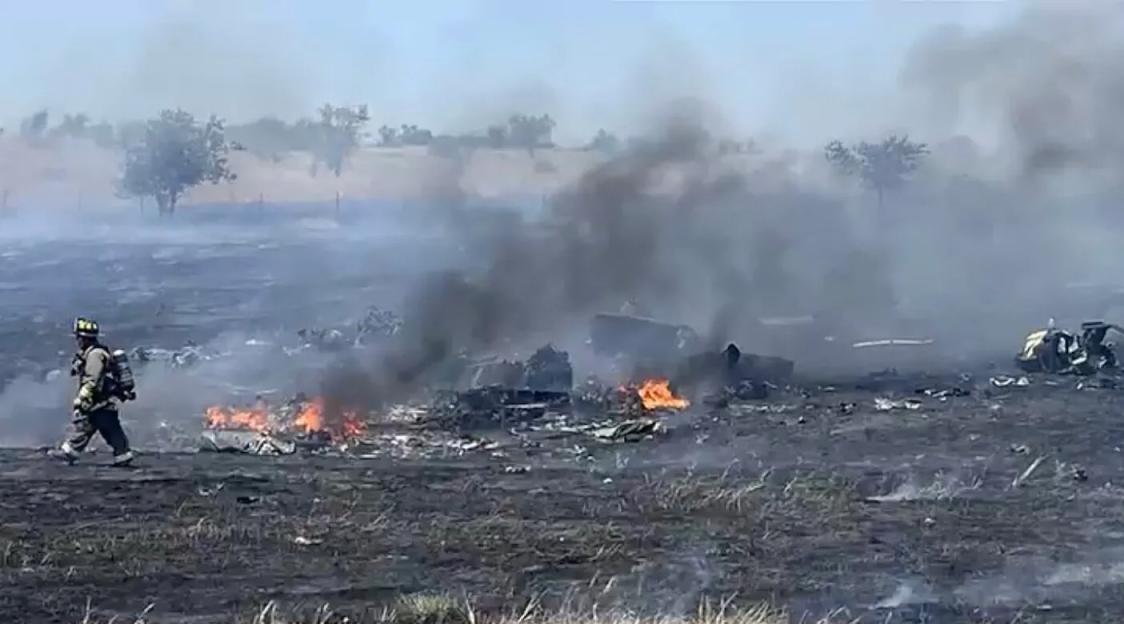 Tragedy in Texas: Military Helicopter Crash Claims Two Lives and Ignites Wildfire, Prompting Investigation