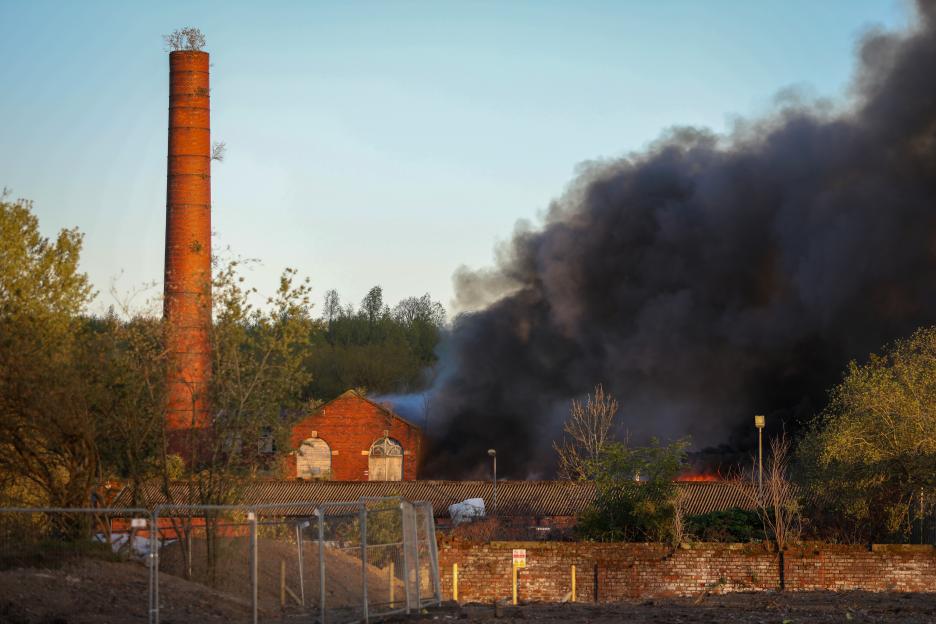 LARGE FIRE RIPS THROUGH HISTORIC MILL IN BURY