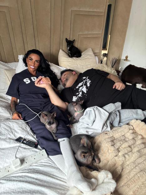 Katie Price Ditches Wedding Ring in Latest Photo Following Fiery Criticism of Husband Lee Andrews