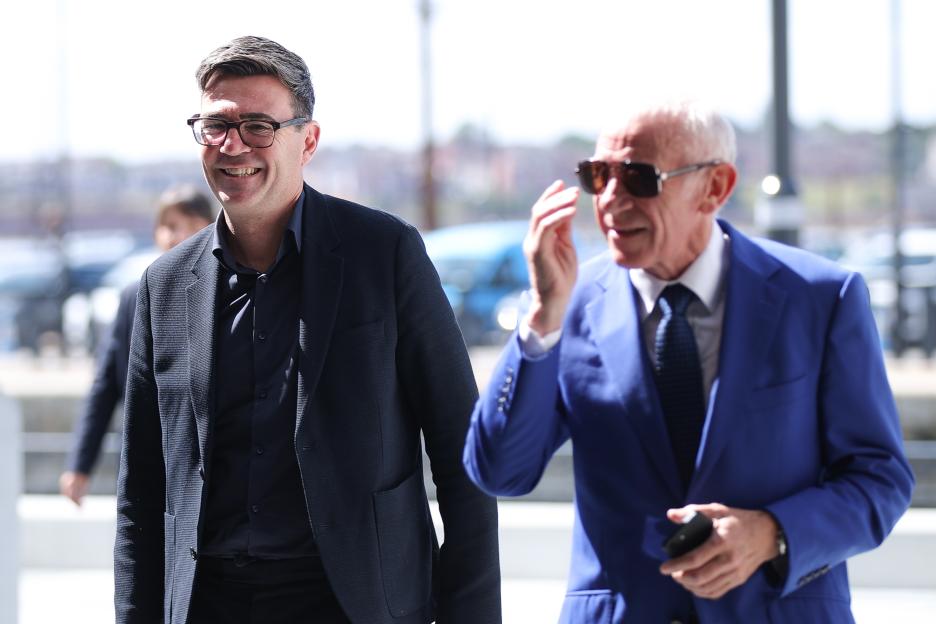 Fans Shocked by Prime Minister Andy Burnham's Surprising Seatmate at Everton's Premier League Opener Against Crystal Palace!