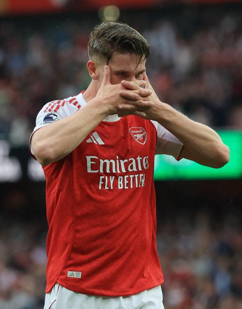 Arsenal Triumphs 3-0 Over Fulham: Saka and Gyokeres Shine, Boosting Title Hopes with a Six-Point Lead Over Man City!