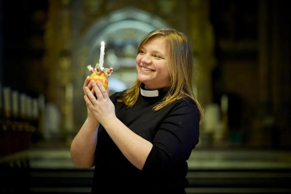 Liverpool Cathedral hold Christingle Service with Rev Kate Bottley of Gogglebox fame