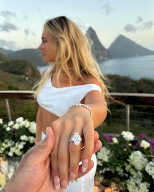 Jake Paul and Jutta Leerdam's engagement photo, showing a close-up of the engagement ring on Jutta's finger.