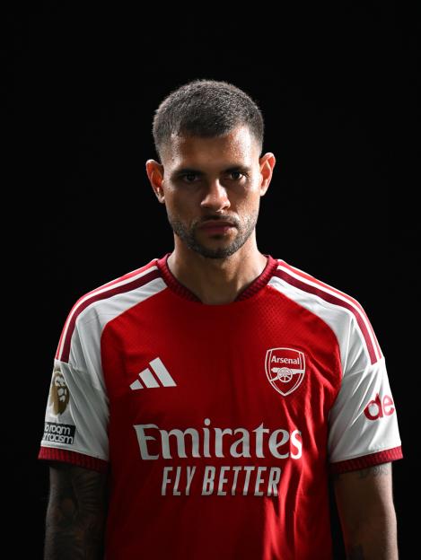 Arsenal Unveil New Signing