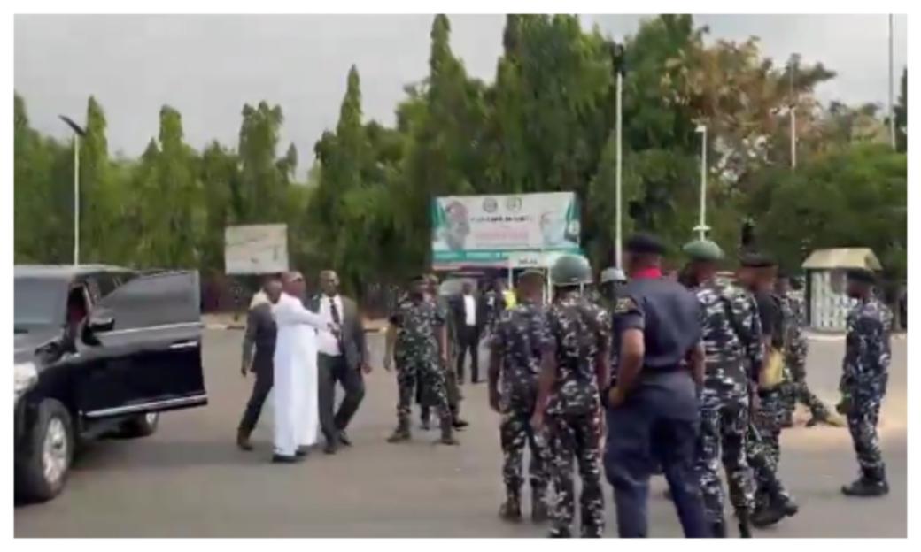 Amaechi's Fiery Confrontation with Police Over E-Transmission at NASS (VIDEO)