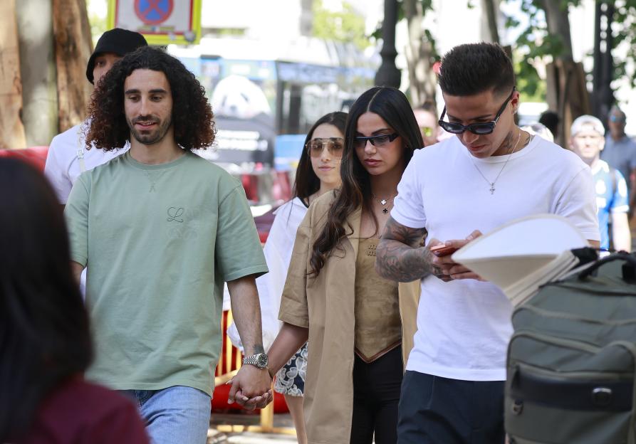 Marc Cucurella Shows Madrid To Teammates Enzo Fernandez And João Pedro