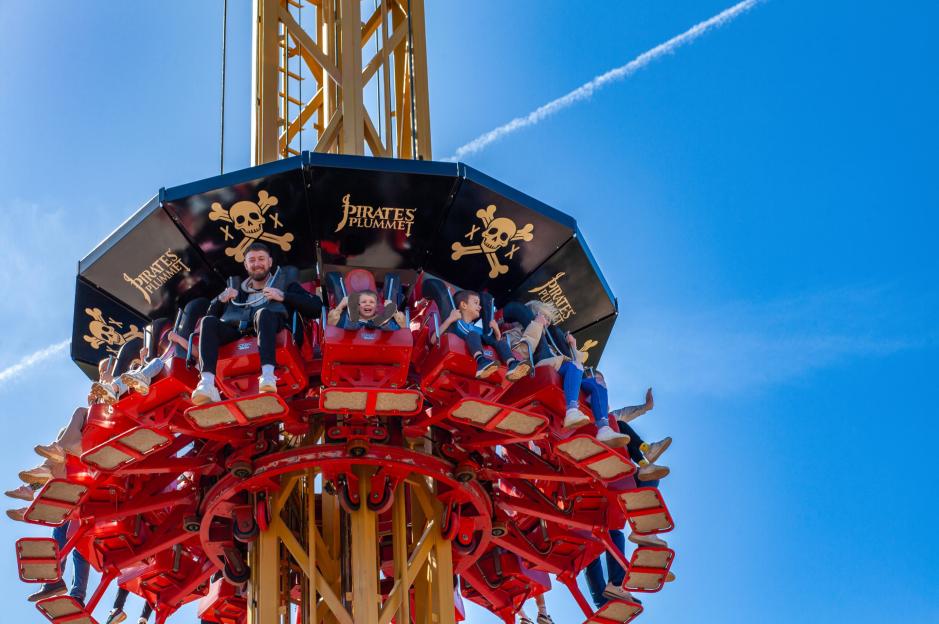 People riding the Pirates' Plummet attraction at Crealy.