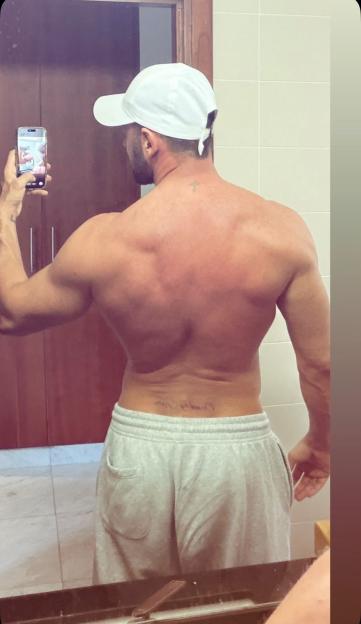 *PREMIUM-EXCLUSIVE* MUST CALL FOR PRICING BEFORE USAGE - Love speaks in many formsbut for Lee Andrews, its written in ink, Lee Andrews has returned the compliment by showing his love for his new wife, Katie Price, by getting a tattoo done on hi