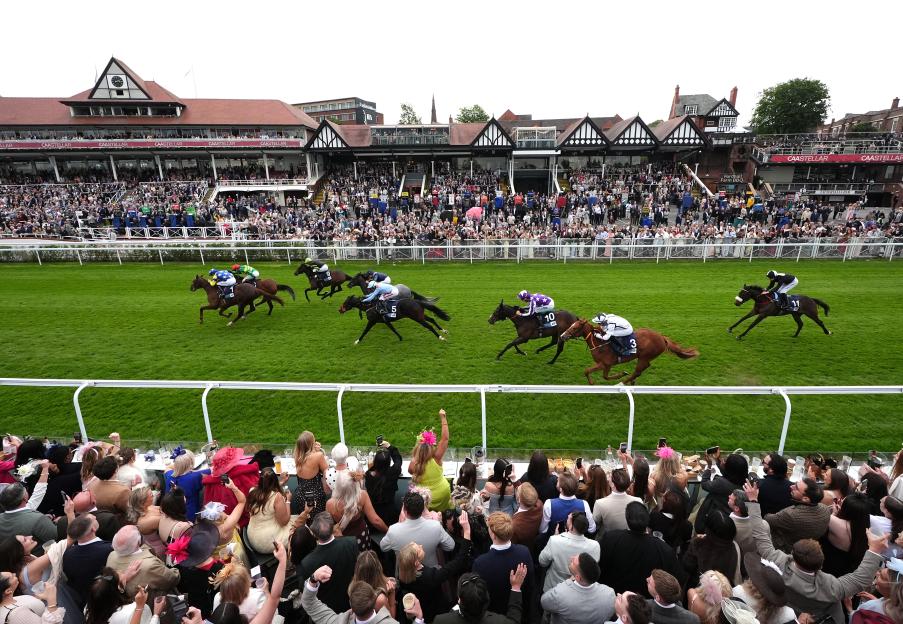 Ladies Day - Boodles May Festival - Chester Racecourse