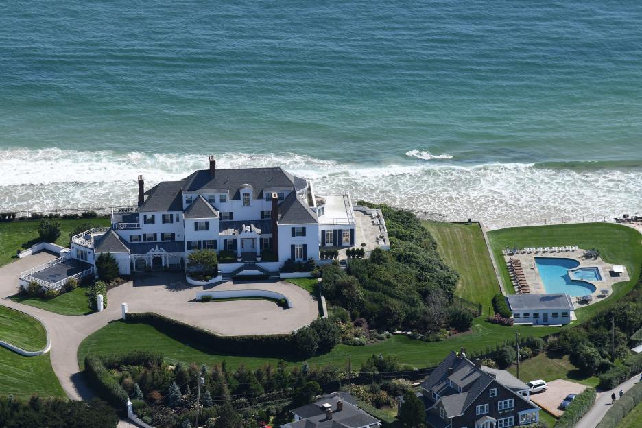 New photos of Taylor Swift's home in Rhode Island with fresh landscaping and perfectly mown lawns.