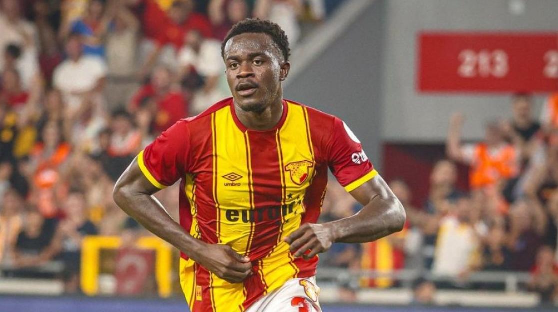 Dennis Poised to Make Move to UAE Club Al Jazira