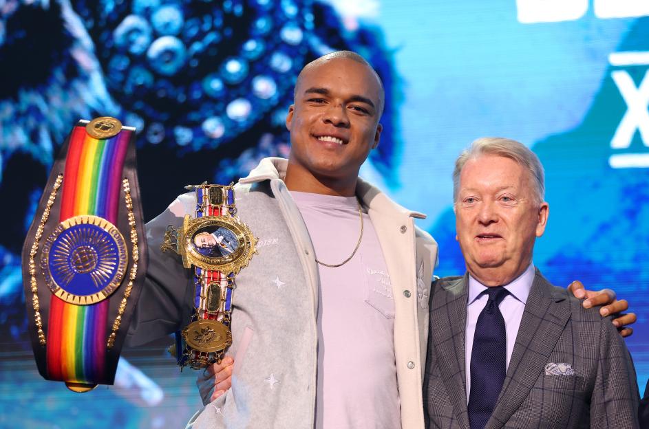 'Frank Warren Raves About Epic All-British Heavyweight Clash Featuring 'Two Big Punchers''
