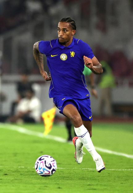 Chelsea Player Ratings: Danny Welbeck Struggles Against AC Milan as Joao Pedro Dazzles on the Field