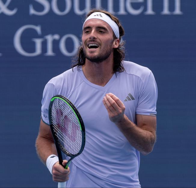 US Open Security Guard Playfully Roasts Tsitsipas, Claims His Wife Uses His ‘Inspirational Quotes’ to Tease Him