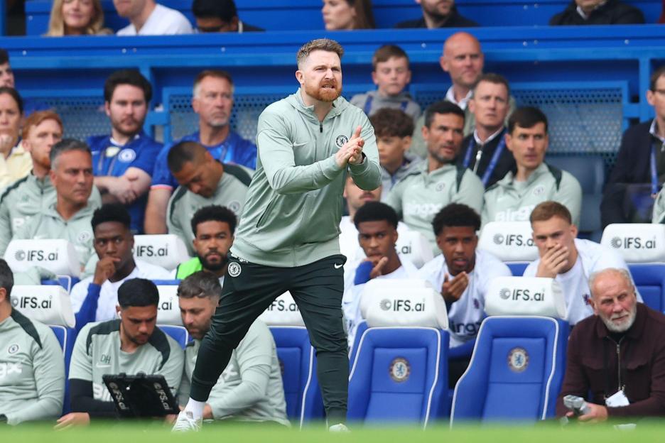 London, UK. 4th May, 2026. Calum McFarlane, interim head coach of Chelsea reacts during the Chelsea vs Nottingham Forest Premier League match at Stamford Bridge, London. Picture credit should read: Paul Terry/Sportimage Credit: Sportimage Ltd/Alamy L