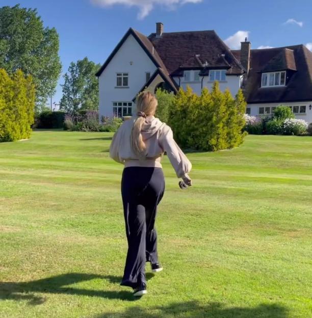 NINTCHDBPICT000892676993