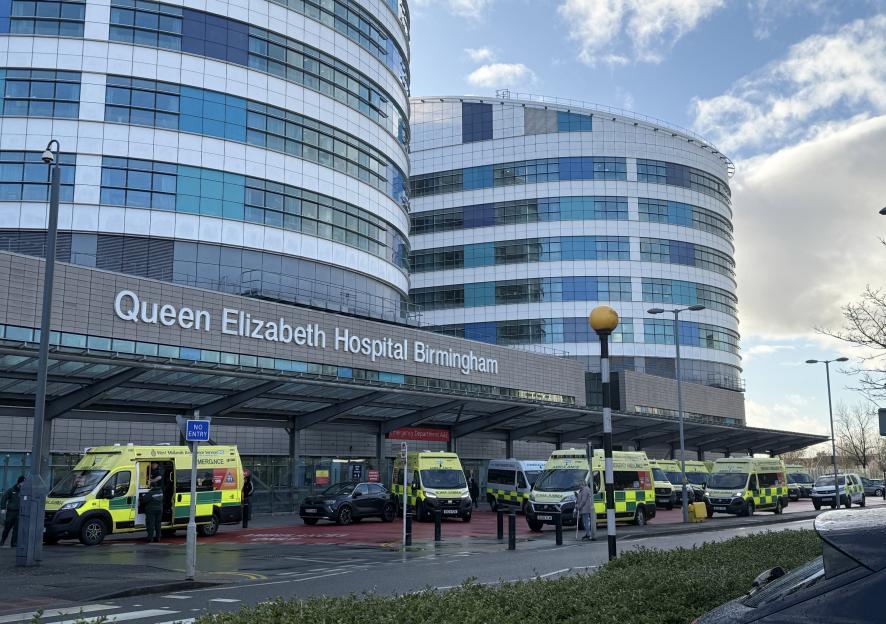 "Stunning Map Uncovers Longest A&E Wait Times: 1,500 Patients Face 12-Hour Delays Daily – How Does Your Hospital Compare?"