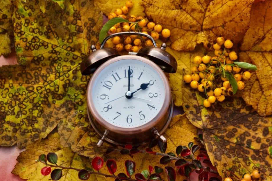 Are the clocks going forward or back this week, and will I get an extra hour in bed when they change?