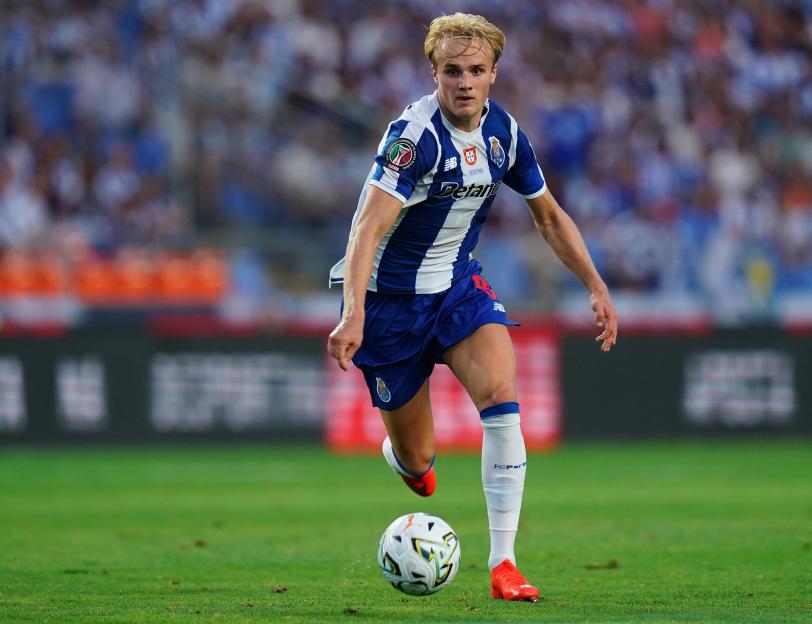 'Newcastle Reaches Out to Victor Froholdt's Agent but Encounters Two Hurdles in Pursuing £73m Bruno Guimaraes Successor'