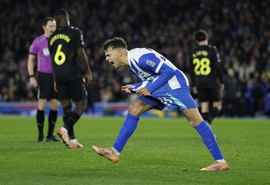 Brighton and Sunderland Battle to a Stalemate: Black Cats Secure Vital Point in European Race, Climbing to Fifth Place
