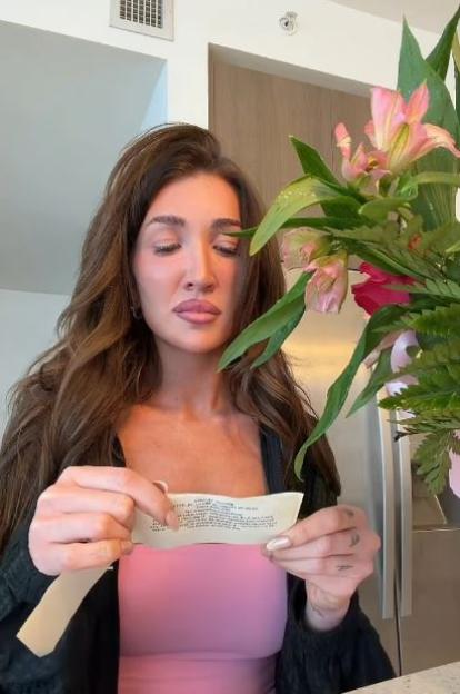 Liam Payne's Girlfriend Kate Cassidy Targeted by Cruel Troll with Hurtful Flowers and Note