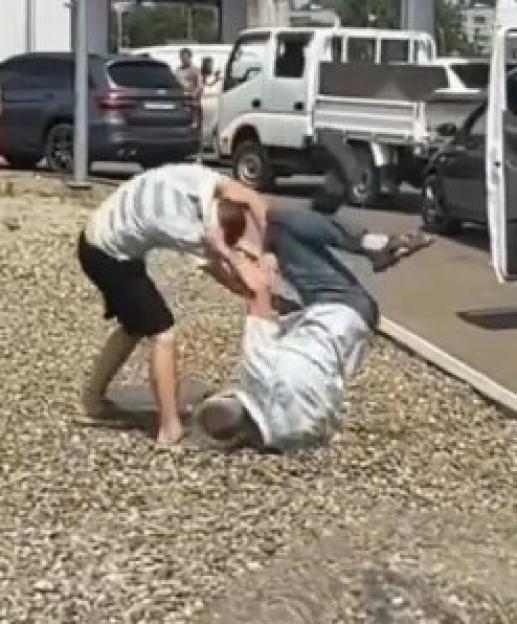 Russian Drivers Clash Over Fuel Amid Ukrainian Strikes Disrupting Supplies and Causing Blackouts