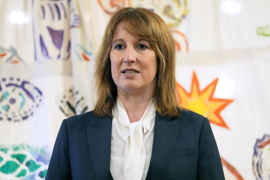 Reform UK Leaders Demand Rachel Reeves' Ouster Over Alleged Accusation of Racism Against Nigel Farage