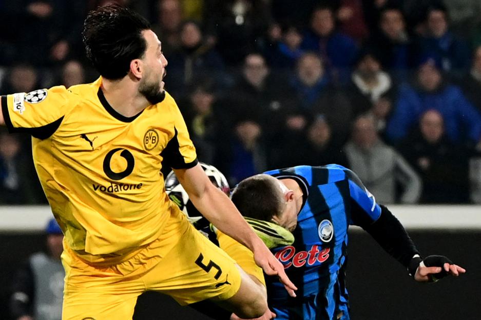Atalanta Player Left Bloodied After Controversial Boot-to-Head Foul Leads to Three Red Cards