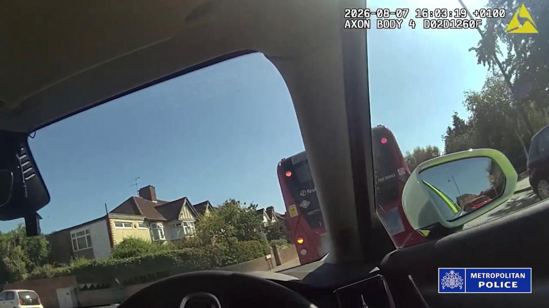 'Hero' lends policeman bike to chase down and arrest thief