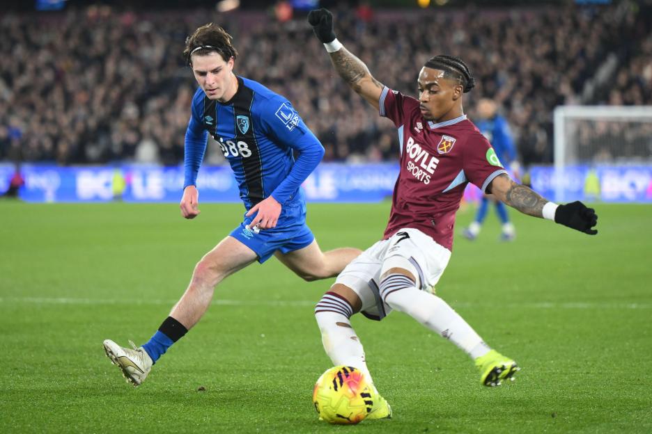 Crysencio Summerville of West Ham Unitedmcontrols the ball during the Premier League match between West Ham United and AFC Bournemouth at the London Stadium, Stratford on Saturday 21st February 2026. (Photo: Kevin Hodgson | MI News)