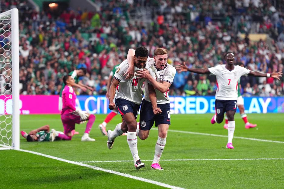Mexico v England - FIFA World Cup - Round of 16 - Mexico City Stadium