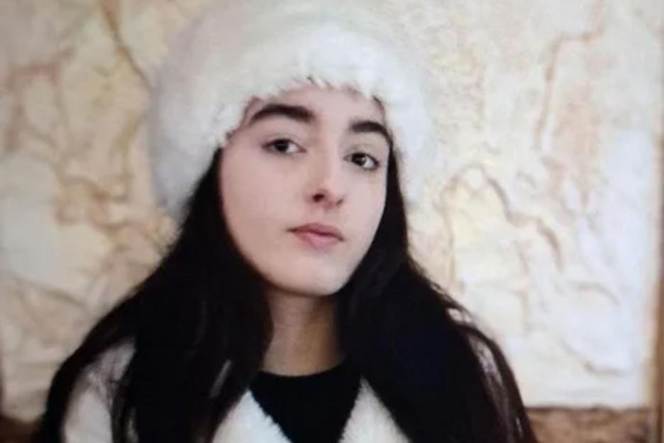 Desperate Search for Missing 15-Year-Old Girl: Police Urge Public to Call 999 Right Away