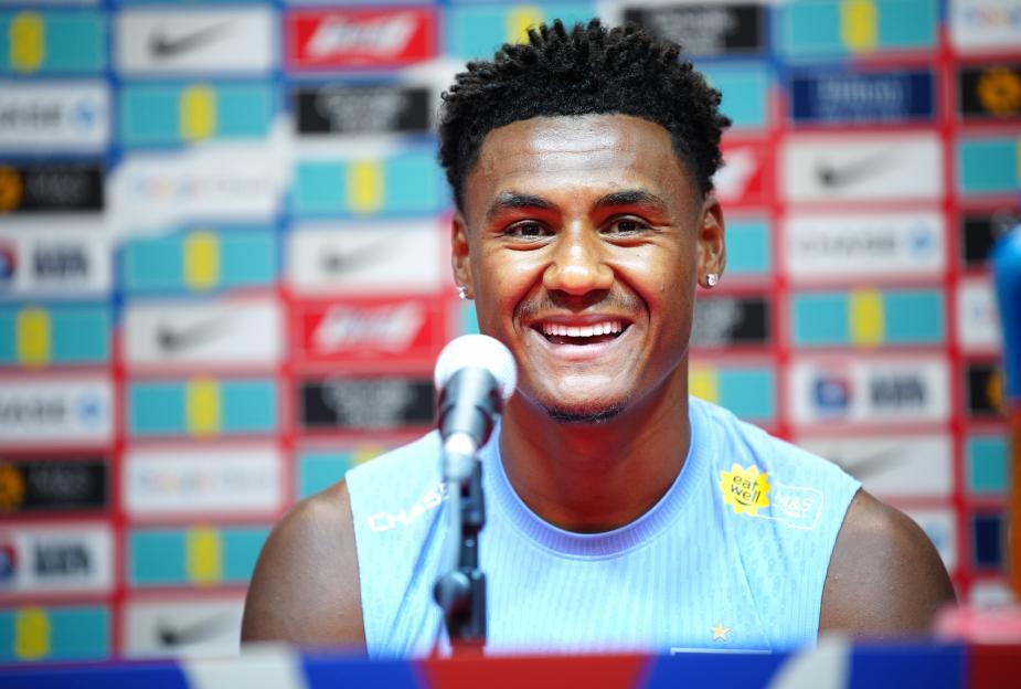 Ollie Watkins Credits ‘Underrated’ 46-Year-Old England Star for Transforming His Game Through Insightful Guidance