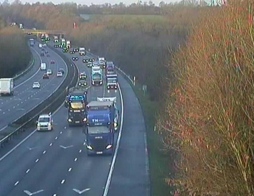 M6 Comes to a Standstill After Crash, Leaving Drivers Stuck for Over an Hour