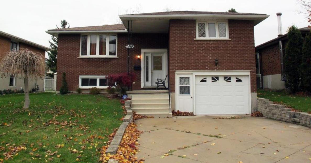 Sleep in Justin Bieber's bed! Pop star's childhood home up for sale at $279K