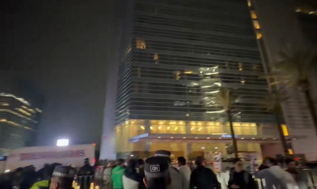 Mexican Fans Ignite Chaos with Car Horns Outside Ecuador's Hotel Before World Cup Showdown