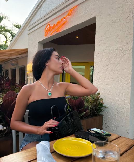 Georgina Rodriguez Flaunts Her Curves in a Bikini in Miami While Supporting Cristiano Ronaldo at the World Cup