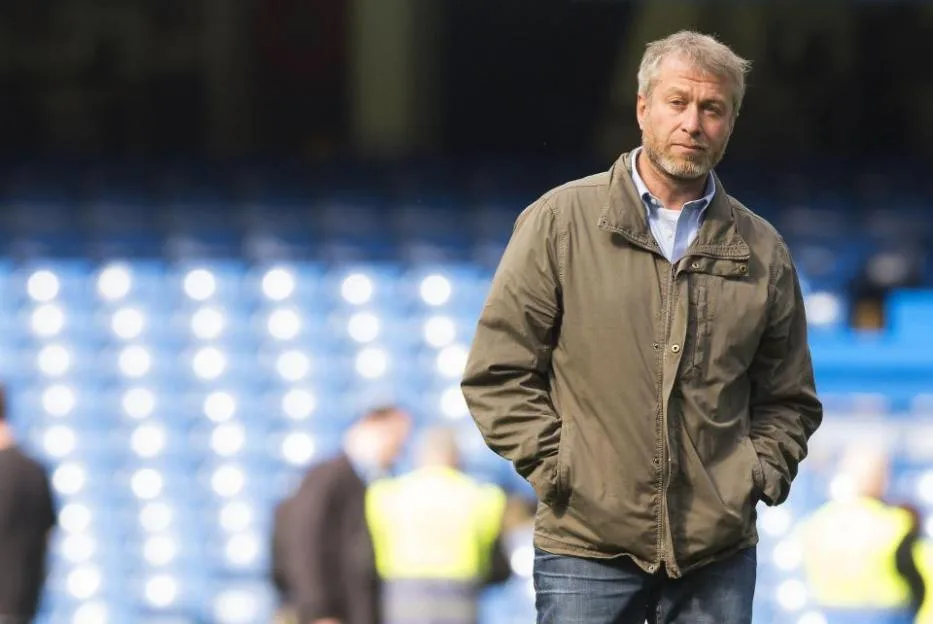 28 February 2022 - ROMAN ABRAMOVICH - CHELSEA FC ROMAN Abramovich WALKS ACROSS THE PITCH AT STAMFORD BRIDGE AFTER GOING IN TO SEE THE TEAM AFTER THE MATCH AS CHELSEA WIN THE PREMIERSHIP TITLE Chelsea v Crystal Palace Barclays Prem