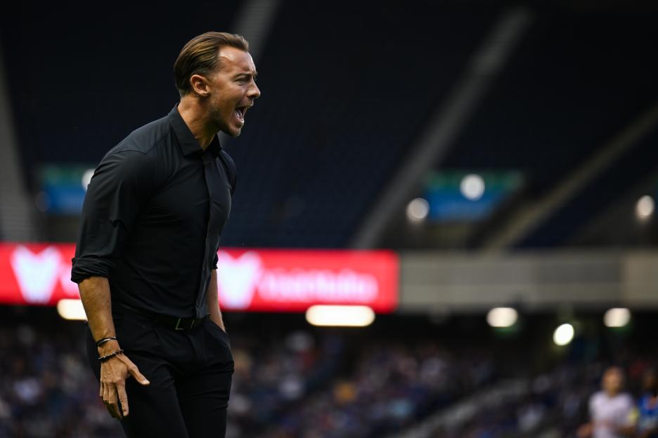 Newcastle United Head Coach Matthias Jaissle shouting from the sidelines.