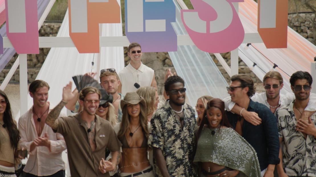 Contestants from Love Island: SR13.