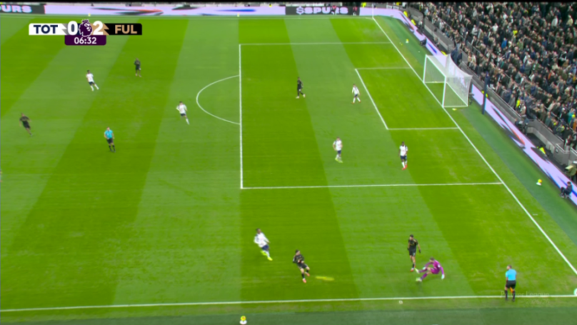 A soccer game between Tottenham (TOT) and Fulham (FUL) at 6 minutes and 32 seconds, with Fulham leading 2-0.