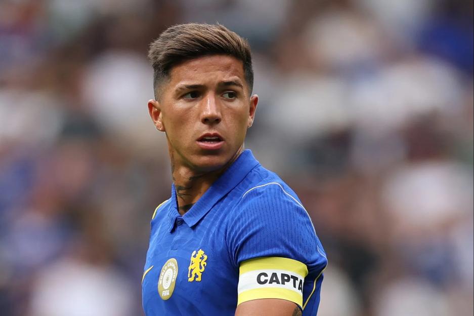 What’s Behind the Booing of Enzo Fernandez in the Fulham vs Chelsea Match?