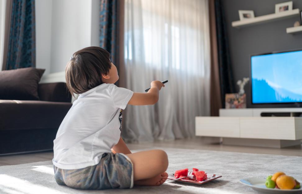 'Is Your Child Watching Too Much TV? Here Are 6 Warning Signs—and Why a Ban Isn't the Solution, According to Experts'