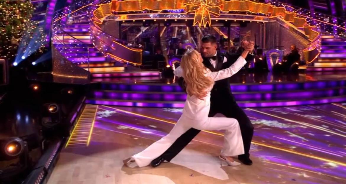Tess Daly performs with Aljaz Skorjanec on the Strictly Christmas special.